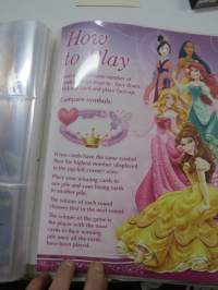 Disney Princess Trading Card Game -keräilykorttien kirja
