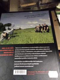Ilo joka elättelöö : Lauri Tähkä &amp; Elonkerjuu