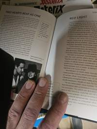 Inside U2 : tarinat laulujen takana