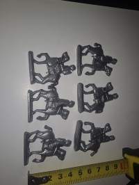 - tinasotilas  tinaa 5x3x0,5 cm