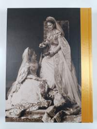 Romanovien koruaarteet (kotelossa)
