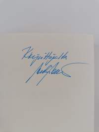 Kostian pappi (signeerattu)
