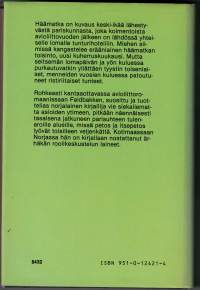 Häämatka/ Knut Faldbakken. Lähes keskiikäinen pariskunta matkustaa lomalle tunturihotelliin. Etenkin mies kuvittelee  tulevan uusi kuherruskuukausi.Kuinka kävi?