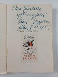 Nuoruus sumussa : neljä novellia (signeerattu, tekijän omiste)