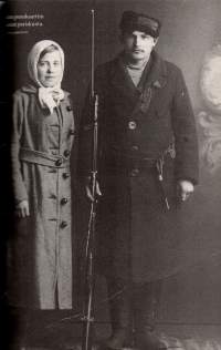 Teloitusjonossa - Hennalan miesvankien kohtalot 1918 -1919.