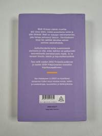 Juoksuhaudantie - Romaani suomalaisesta unelmasta, kivusta, talosta ja taipumattomuudesta