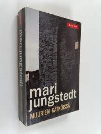 Muurien kätköissä