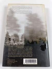 Pimeä tavarajuna : novelleja