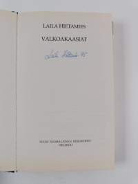 Valkoakaasiat (signeerattu)