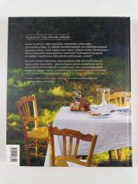 Käykää pöytään! : reseptejä vuoden juhliin