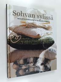 Sohvan sylissä - neulottu torkkupeitto ja muuta pehmeää