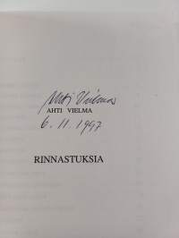 Rinnastuksia (signeerattu)