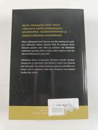Matkalla : Martti Ahtisaaren tarina