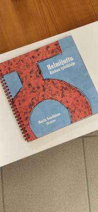Helmijuttu : kirkon tyttökirja