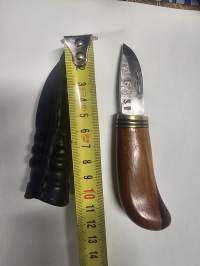 Pikku Puukko hiilitetäräs käsin taottu