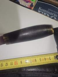 Puukko hiilitetäräs käsin taottu