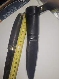 Puukko hiilitetäräs käsin taottu