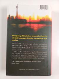 Punapukuiset naiset