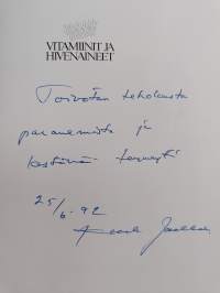 Parantavat vitamiinit ja hivenaineet : taistelu potilaan puolesta (signeerattu, tekijän omiste)