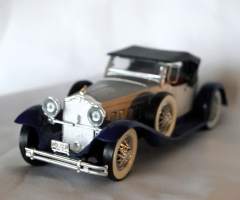 Packard  pienoismalli   muovia 21x7x8  cm scala 1:24