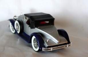 Packard  pienoismalli   muovia 21x7x8  cm scala 1:24