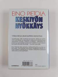 Keskiyön hyökkäys : jatkosodan romaani