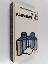 Mies parvekkeella