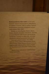 Kolmiaurinkoista valoa kohti : Valamon kansanopiston juhlakirja