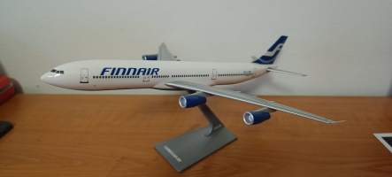Pienoismalli: FINNAIR AIRBUS A340-300, 1:200