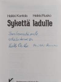 Sykettä ladulle (signeerattu, tekijän omiste)