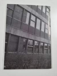 Helsingin suomalainen yhteiskoulu : vuosikertomus 1998-1999