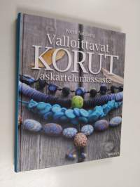 Valloittavat korut askartelumassasta