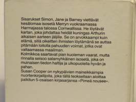Yllä meren, alla kiven - Pimeä nousee 1