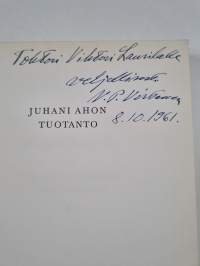 Juhani Ahon tuotanto sekä hänen teoksiaan ja elämäänsä käsittelevä kirjallisuus (signeerattu, tekijän omiste)