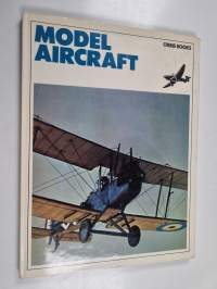 Model aircraft : a miniature history of aviation