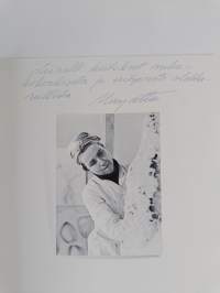Marjatta Weckström : veistoksia = skulpturer = sculptures (signeerattu)