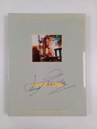 The memory is green (signeerattu)