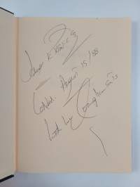 The memory is green (signeerattu)