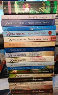 Nora Roberts jättipaketti - 39 kpl romaaneja. Pokkariversioita.