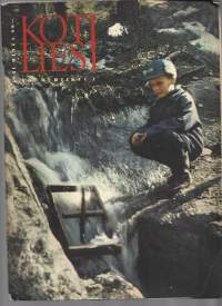 Kotiliesi 1961 nr 7 / lapset kouluiässä, kotitalousopetus, sauna, puuleikkaus, apteekkarin päivä,osamaksukauppa
