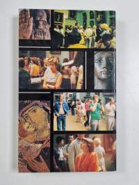 Moscow museums : a pictorial guide