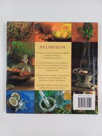 Ayurveda : terveyttä ja tasapainoa perinteisellä intialaisella menetelmällä
