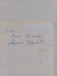 Sitten elämä alkaa : kertomus erään nuoren tytön elämästä (signeerattu, tekijän omiste)