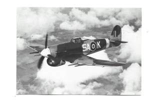 Hawker Typhoon 18 - lentokonepostikortti postikortti   kulkematon