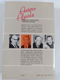 Viihdevuosien vilinässä : radiokauteni ensimmäinen puoliaika 1945-1960