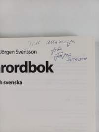 Militärordbok på engelska och svenska (signeerattu, tekijän omiste)