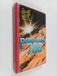 Painovoima 700