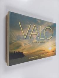 Valo kuvin ja sanoin (signeerattu)