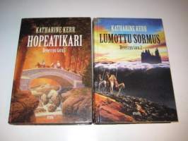 Deverryn taru 1-2 : Hopeatikari, Lumottu sormus