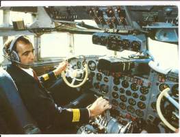 DDR Interflug Cockpit IL 18 ohjaamointerflug  - lentokonepostikortti postikortti   kulkematon